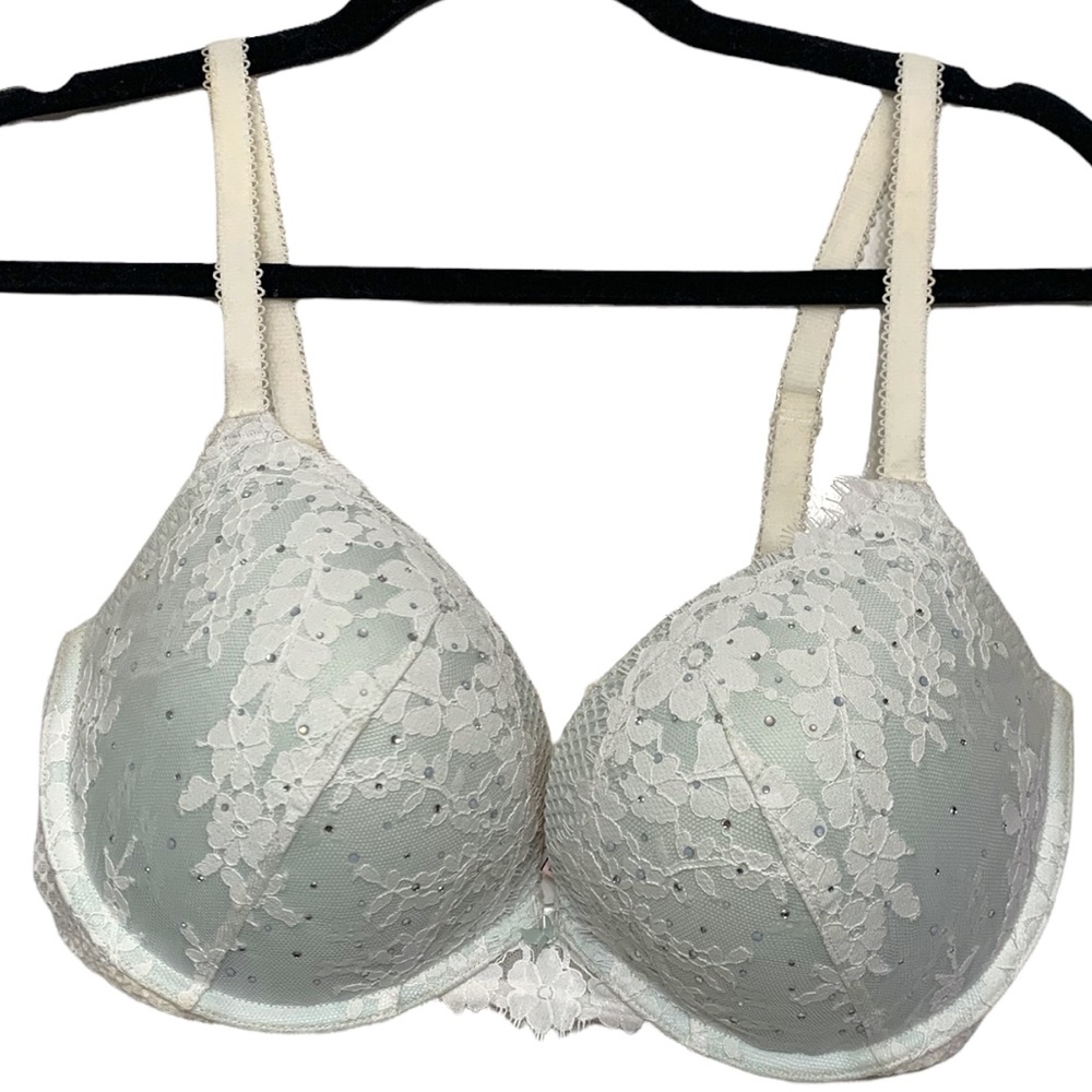 Victoria’s Secret 36DD Dream Angels Push-Up Bra with Lace Embellished and White